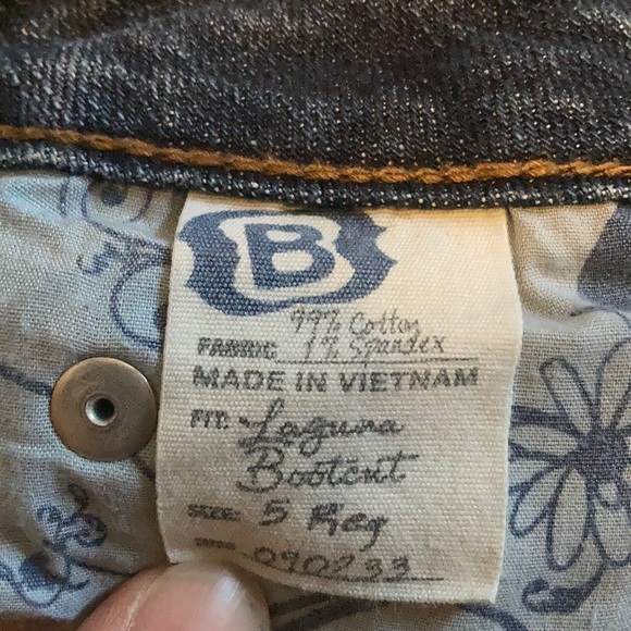 Laguna B  Jeans - Picture 3 of 6
